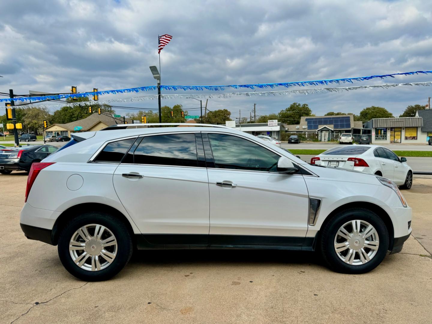 2014 WHITE CADILLAC SRX LUXURY (3GYFNBE34ES) , located at 5900 E. Lancaster Ave., Fort Worth, TX, 76112, (817) 457-5456, 0.000000, 0.000000 - Photo#7